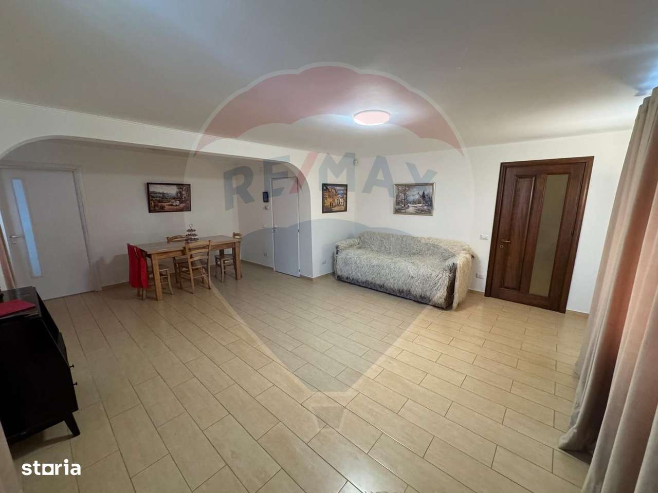 Casă / Vilă cu 6 camere de vânzare în zona Darmanesti-1