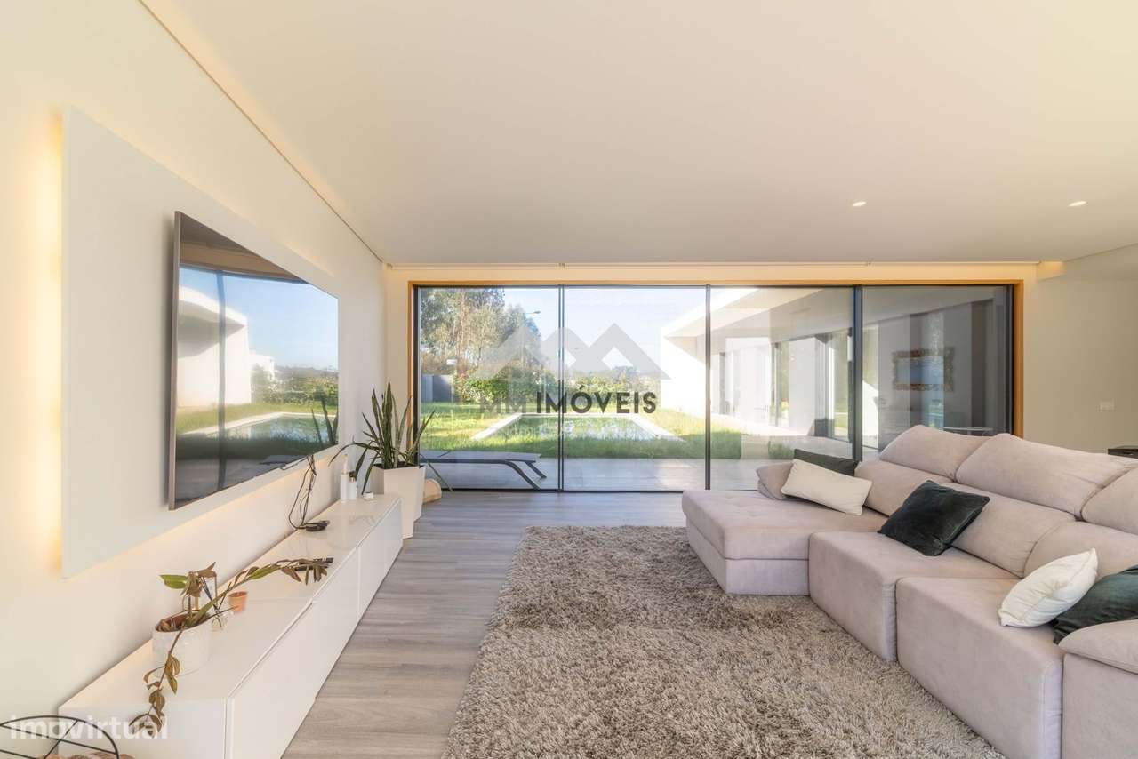 Moradia T4 | Térrea | 4 Frentes | Piscina | Jardim | Garagem 3 carros - Grande imagem: 4/60