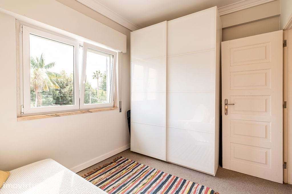 Apartamento t2 à venda na Rua Doutor António Dias Pinheiro-36