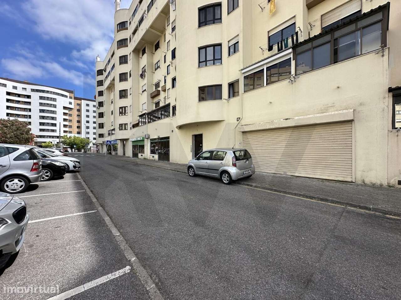 LOJA NA AVENIDA DAS DESCOBERTAS INFANTADO LOURES 180 M2 E 2 ENTRADAS-15