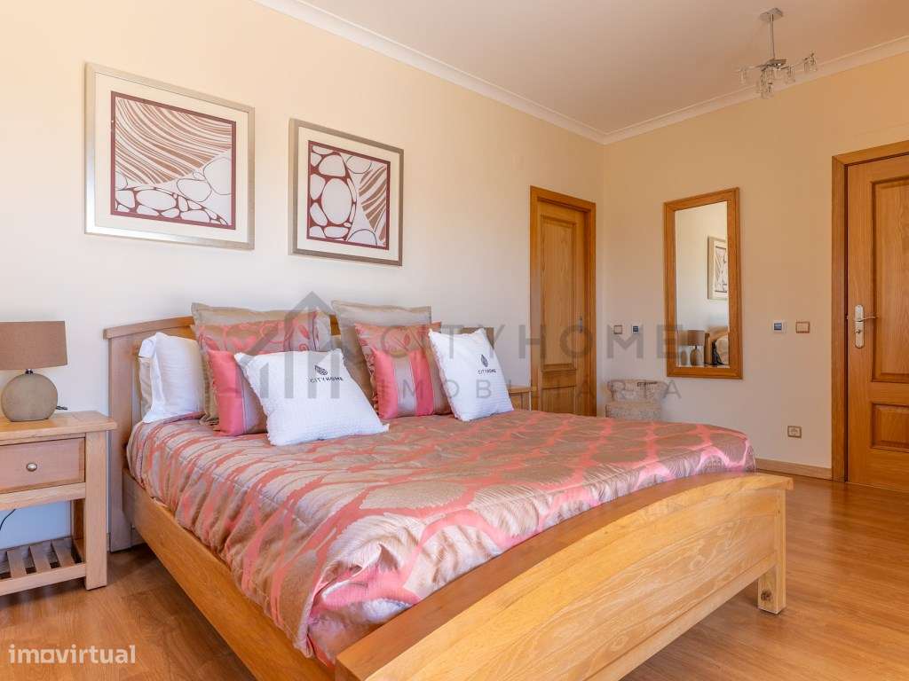 Moradia T5 contemporânea com Piscina e vista Mar na Galé em Albufeira-20