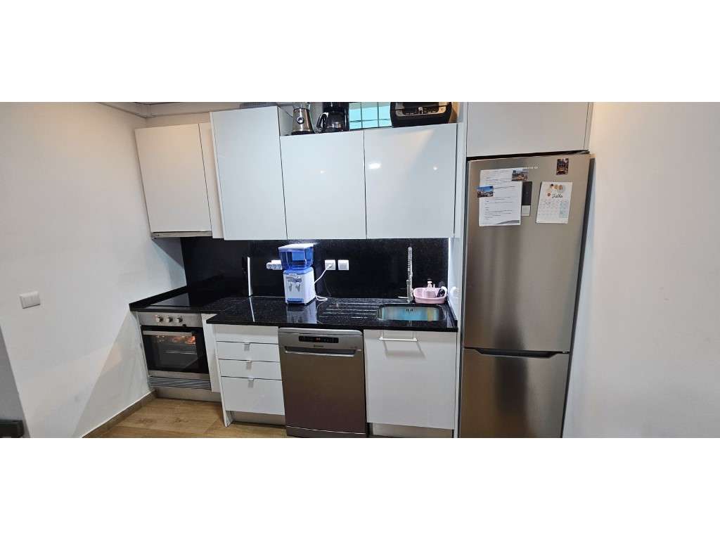 Moradia Remodelada com 4 Assoalhadas, Cacém, Sintra, Lisboa - Grande imagem: 5/29