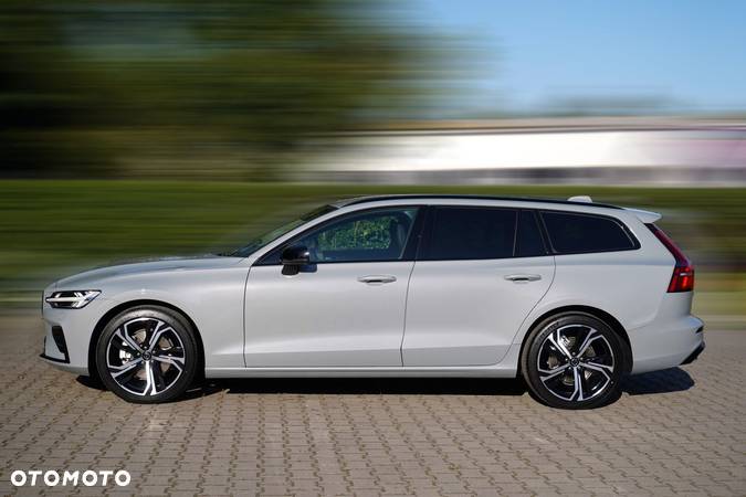 Volvo V60 B4 B Plus Dark - 8