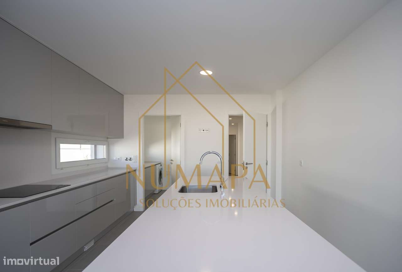 Moradia Nova T4 em Fernão Ferro - Grande imagem: 4/37