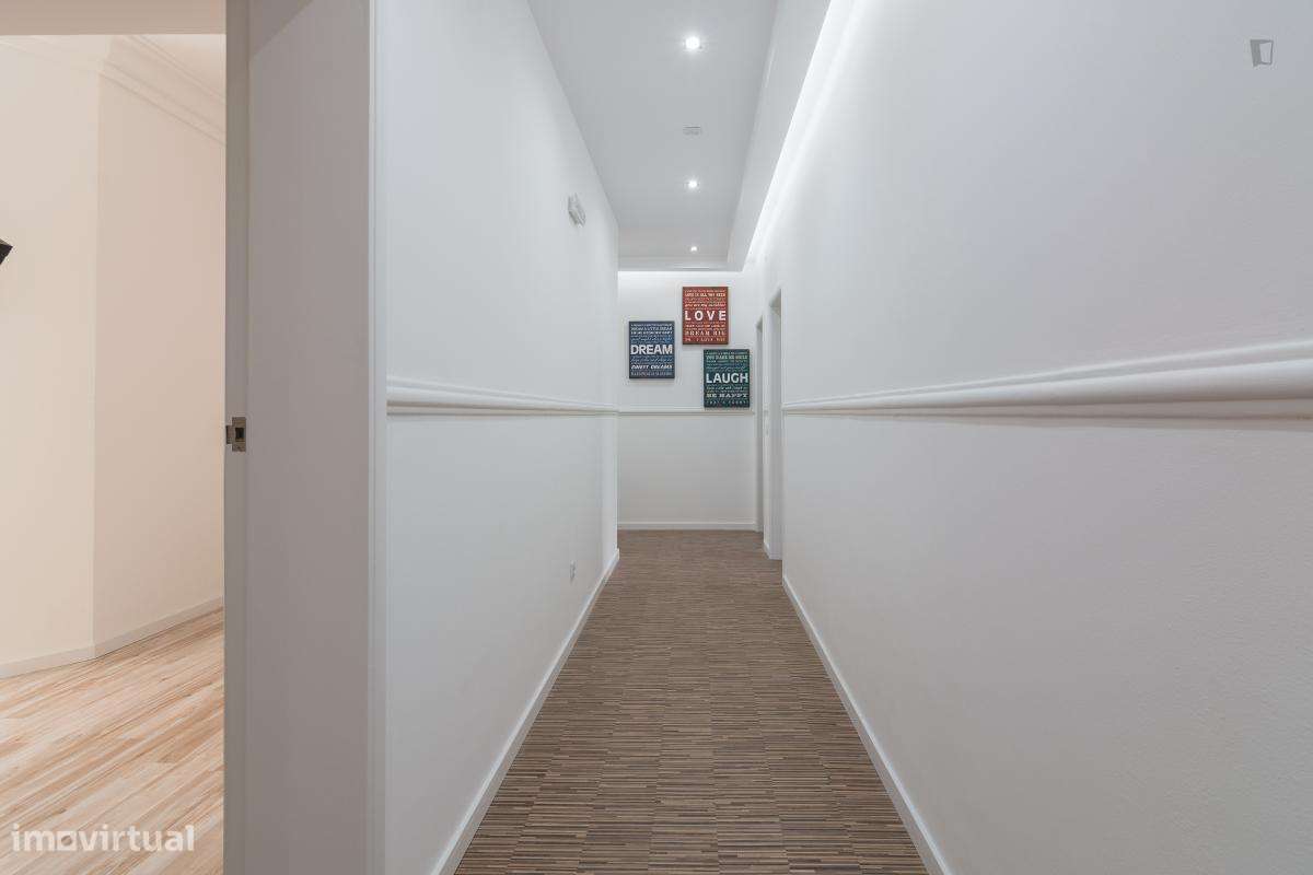 Quarto - localizado em Alameda Lisbon - Grande imagem: 1/8