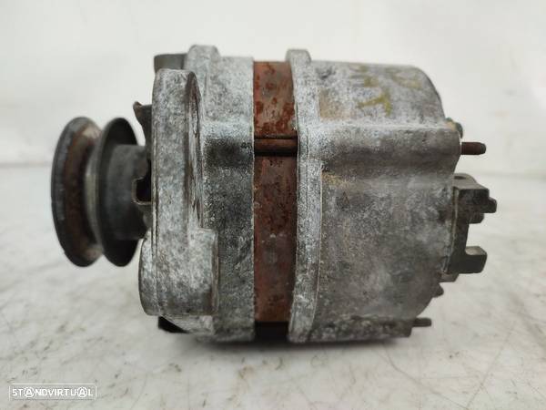 Alternador Volkswagen Passat (3A2, 35I) - 2