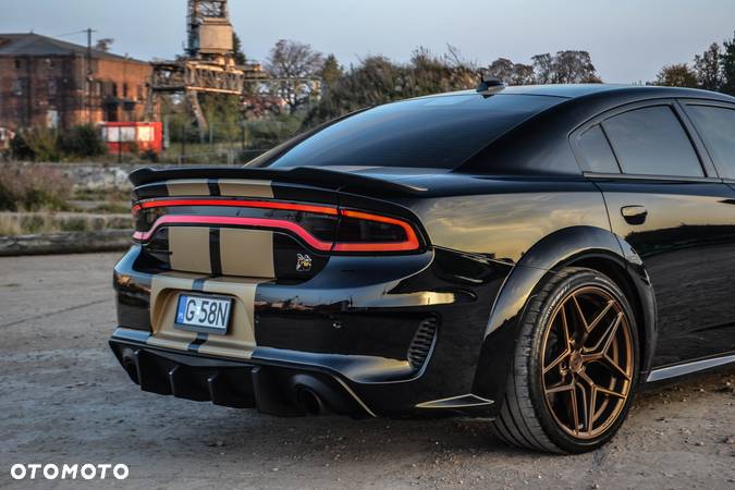 Dodge Charger 6.4 Scat Pack Widebody - 19