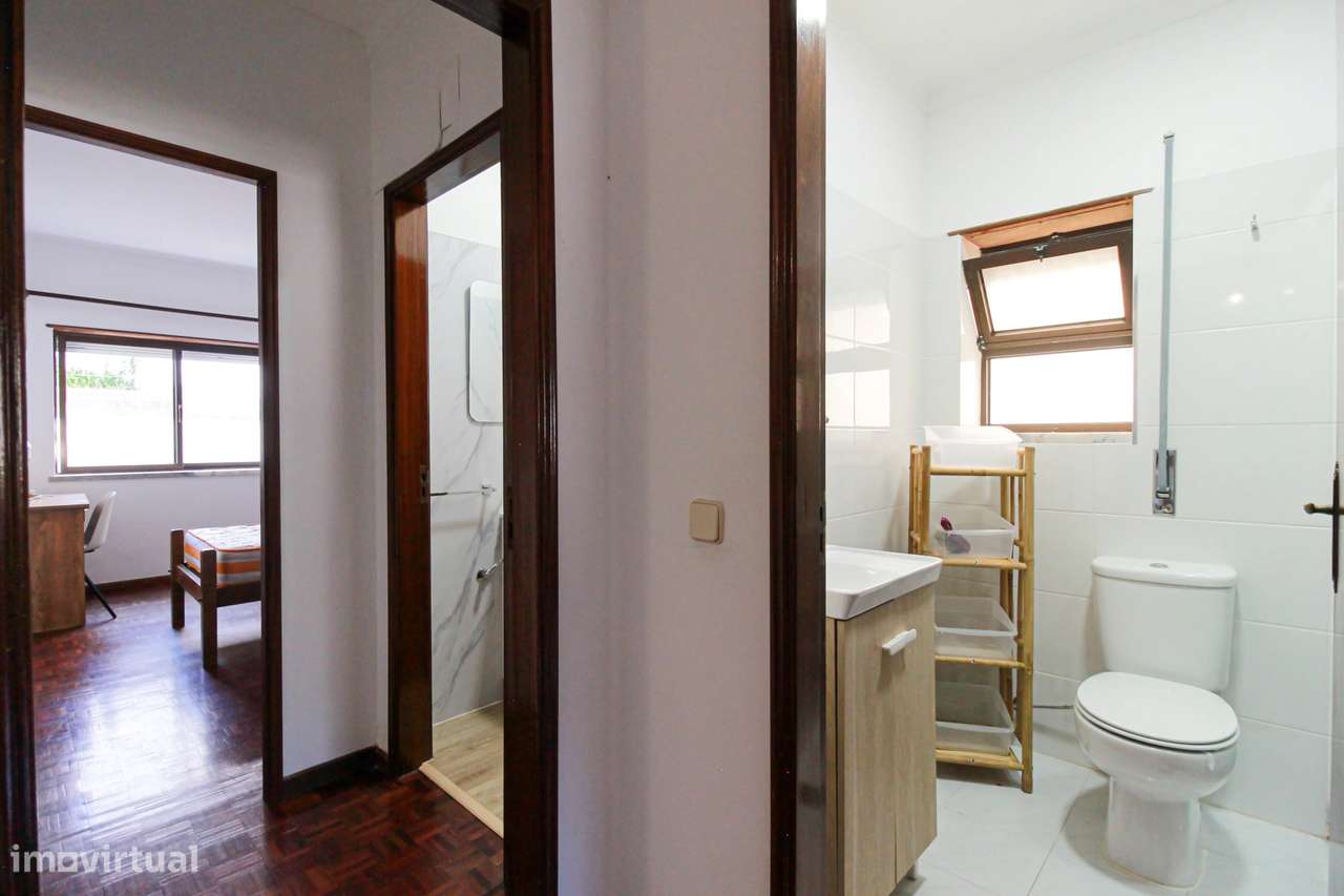Apartamento T3 com 85,6m² e parqueamento em Coimbra-11