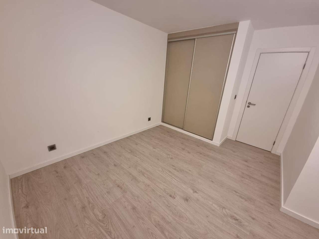 Espetacular T2 todo remodelado em Setubal em prédio com elevador - Grande imagem: 5/12