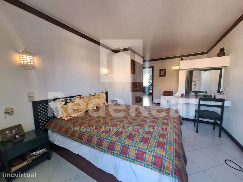 Moradia T3 + 1 com Piscina Privada e Boas Áreas no Coração de Albuf...-28