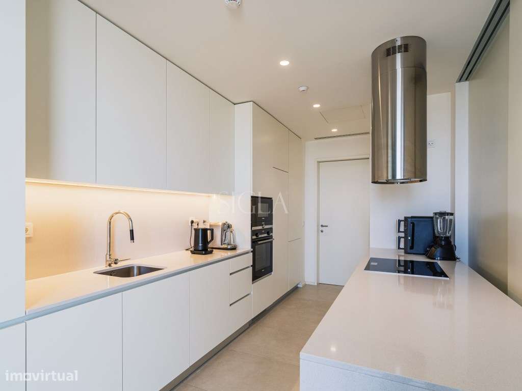 Penthouse T3 com piscina no terraço - Primeira linha de Mar-16