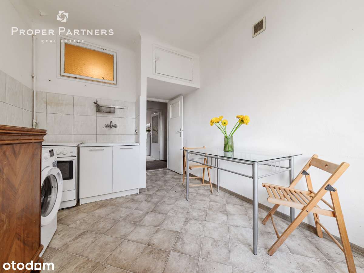 2 pokoje z oddzielną kuchnią w kamienicy Śródmieśc-12