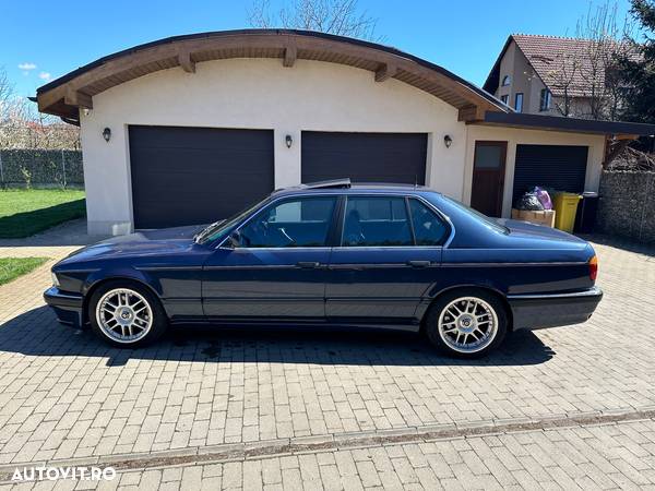 BMW Seria 7 - 31