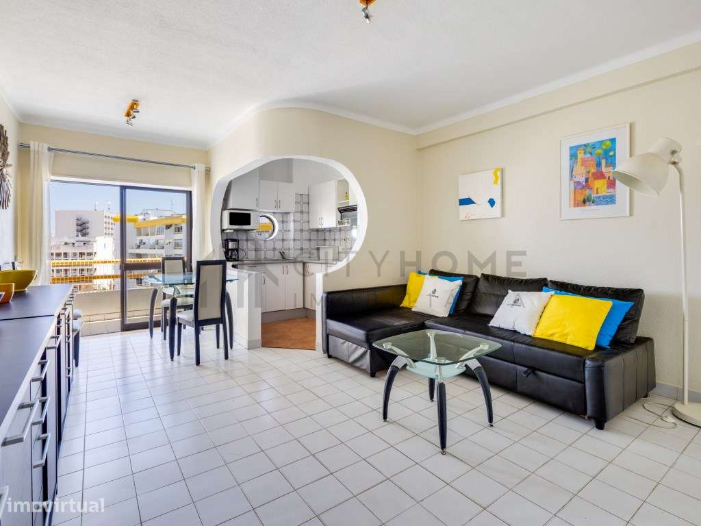 Apartamento T1 com Piscina e Varandas em Albufeira-2