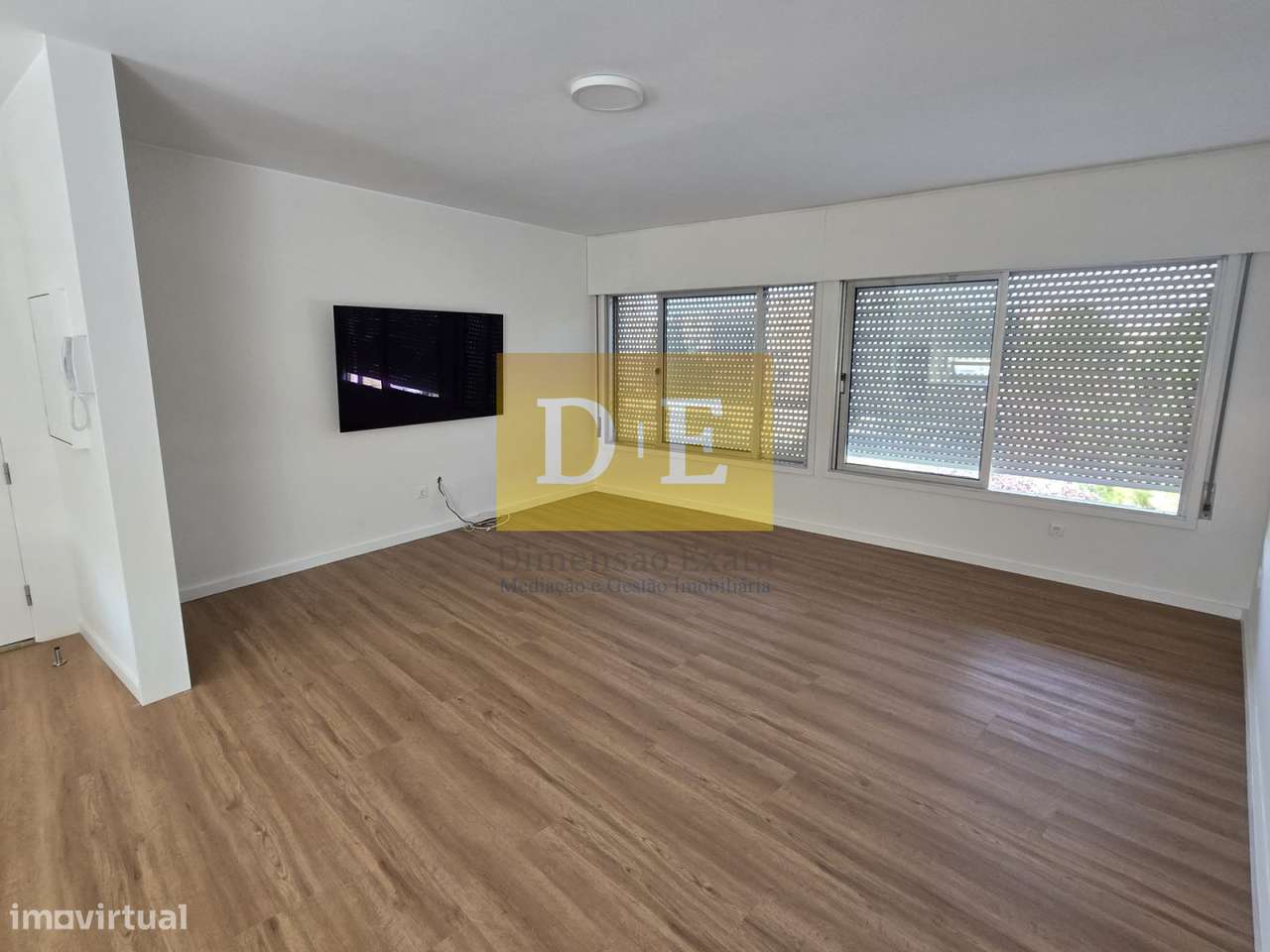 Apartamento T4 em Zona Central da Sª da Hora Junto à Estação do M-5