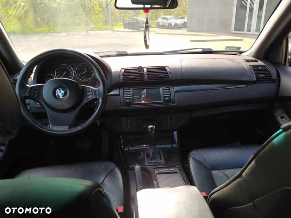 BMW X5 4.4i - 8