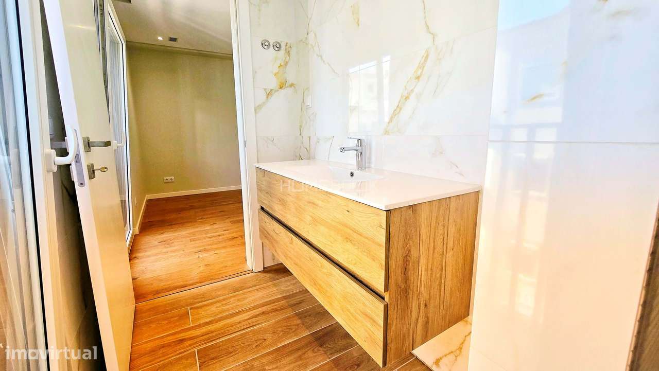 Oportunidade Única em Queluz – T3 Moderno com Suíte, Parqueamento e Te - Grande imagem: 4/24