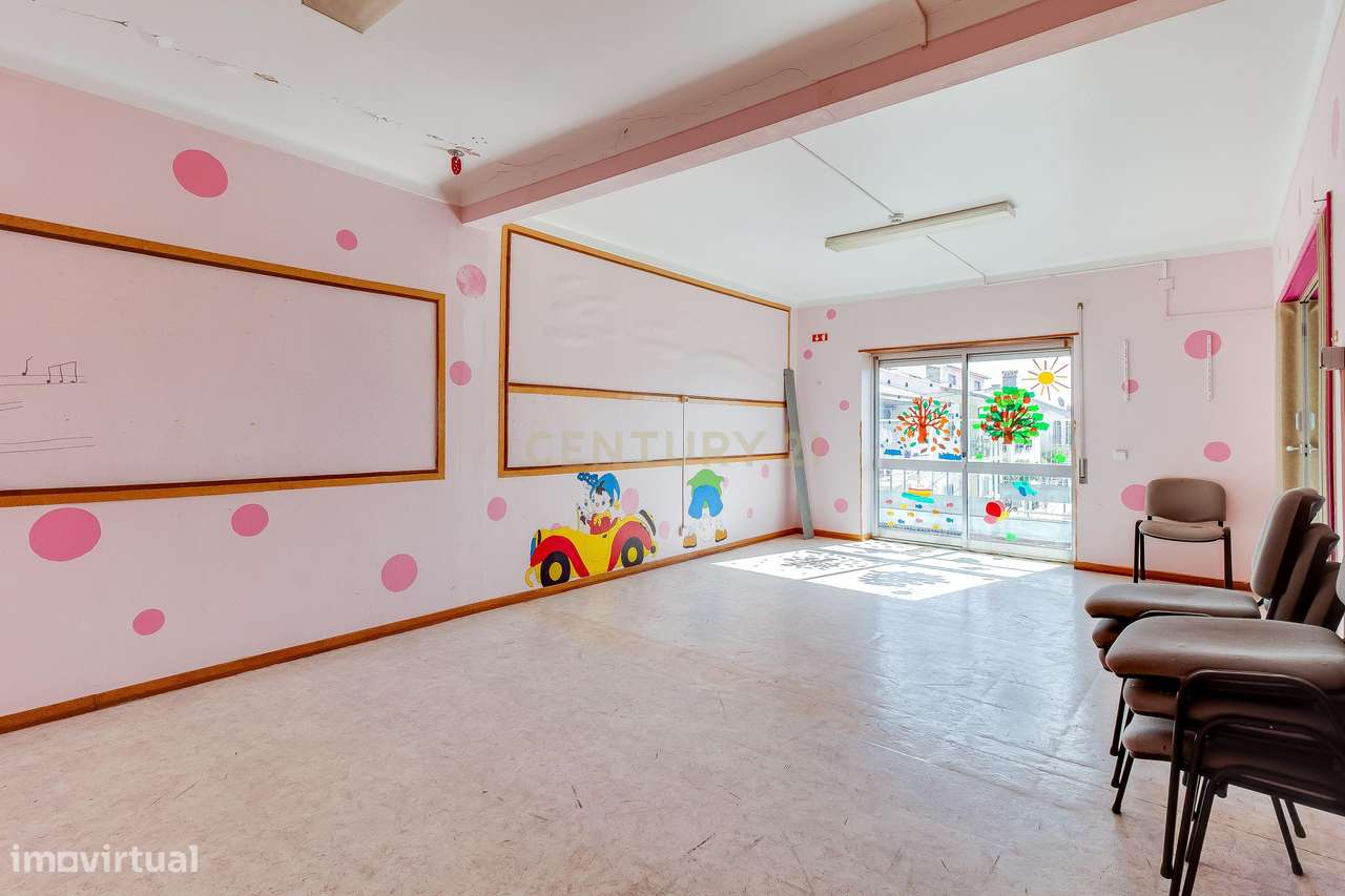 Imóvel para Infantário no Entroncamento – Espaço Amplo com Potencial d-18