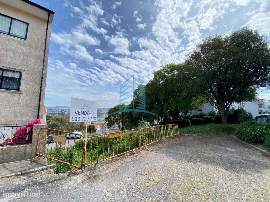 Terreno para construção com 198m2 com 3 frentes com vistas sobre o ... - Grande imagem: 4/9