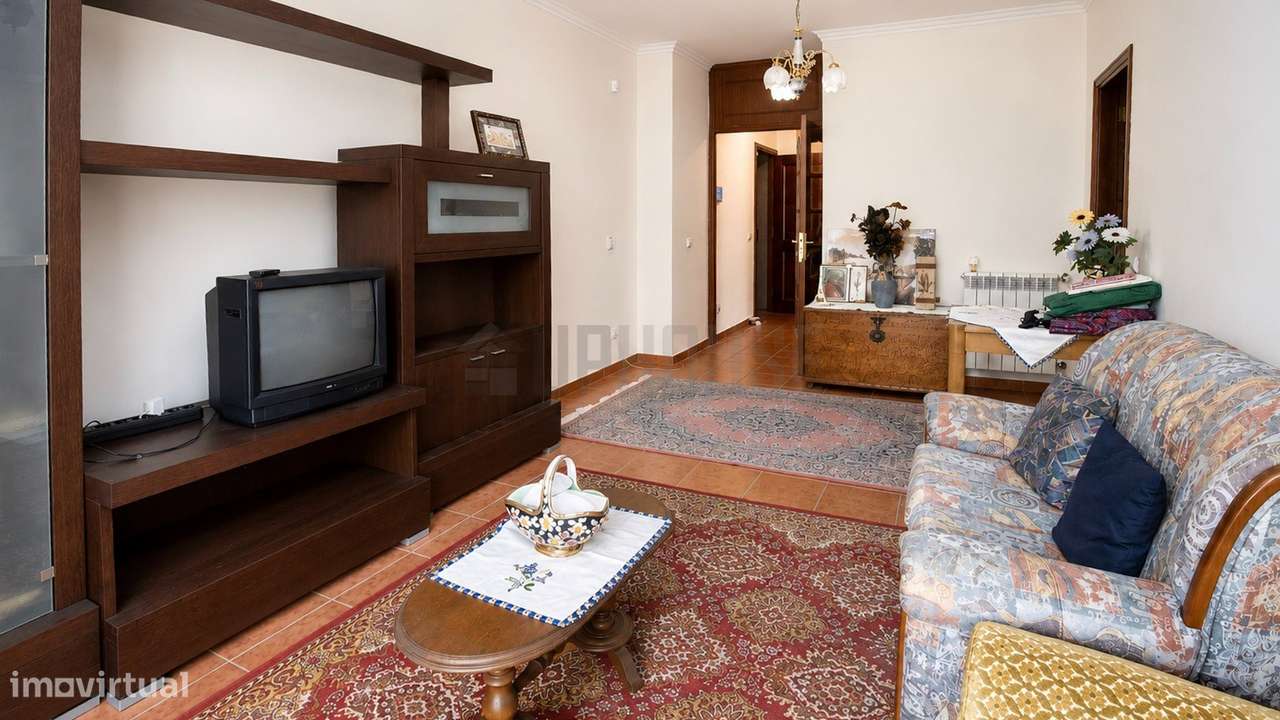Apartamento T1 com Garagem Fechada, Junto ao Hospital-4
