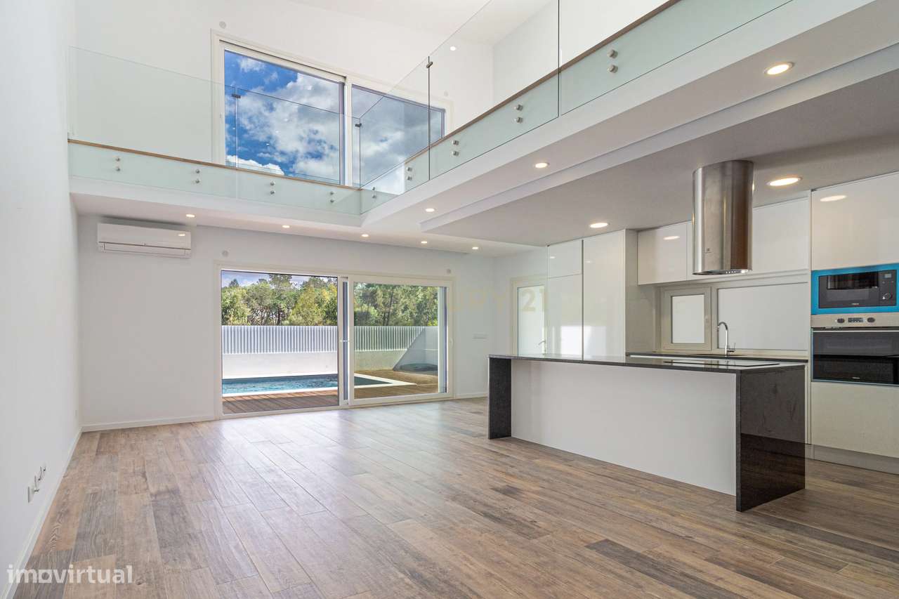 Moradia Geminada T3 - Nova -  Lagoa da Albufeira  - Sesimbra - Grande imagem: 2/34