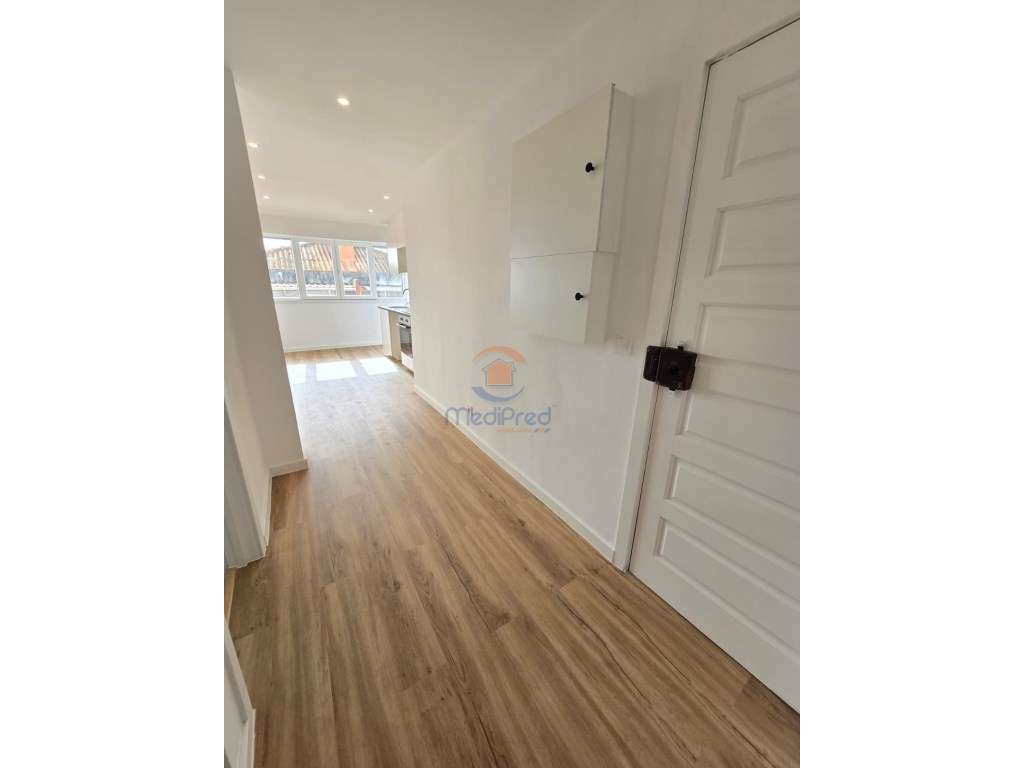 Apartamento T2 Remodelado | Camarate, Loures - Grande imagem: 3/15