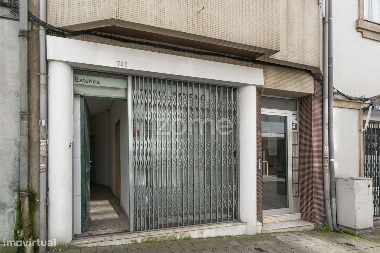 loja com PIP favorável para 2 habitações - Grande imagem: 2/13