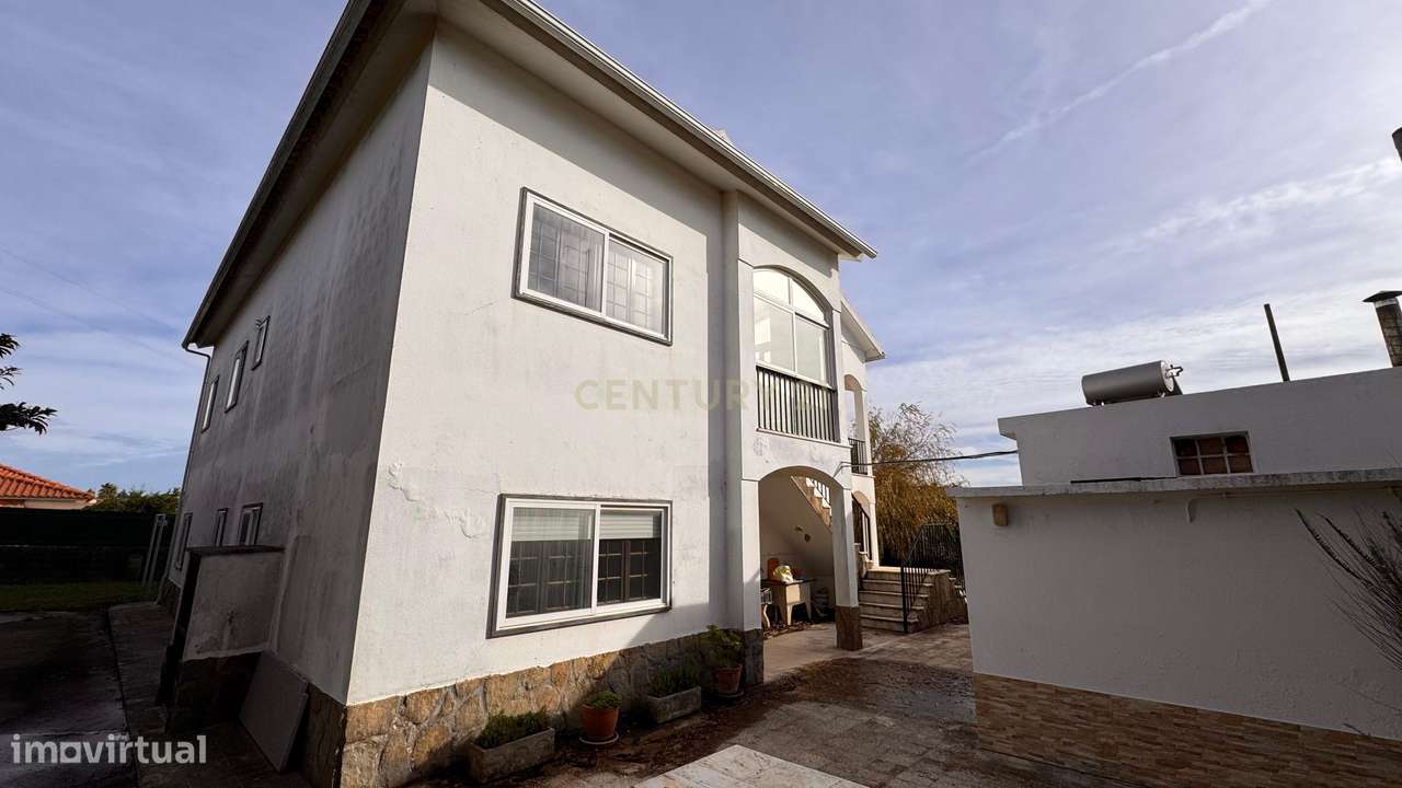 Moradia T5 com Terreno Generoso  - Mafra-8