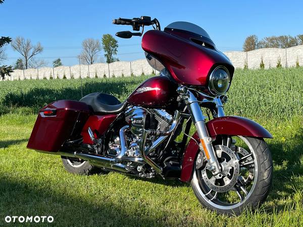 Harley-Davidson Touring Street Glide - 2