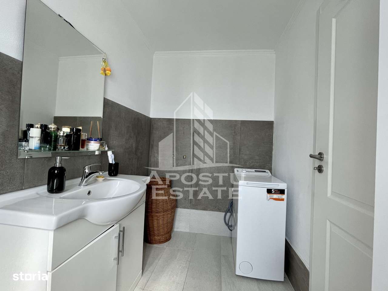 Locuinta mobilata utilata Sanmihaiu Roman - Imagine principală: 2/17