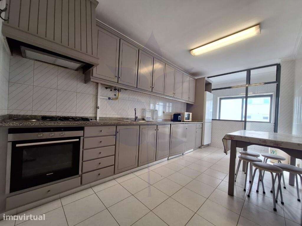 Apartamento T3 em São Victor - Mobilado e Equipado - Grande imagem: 2/27
