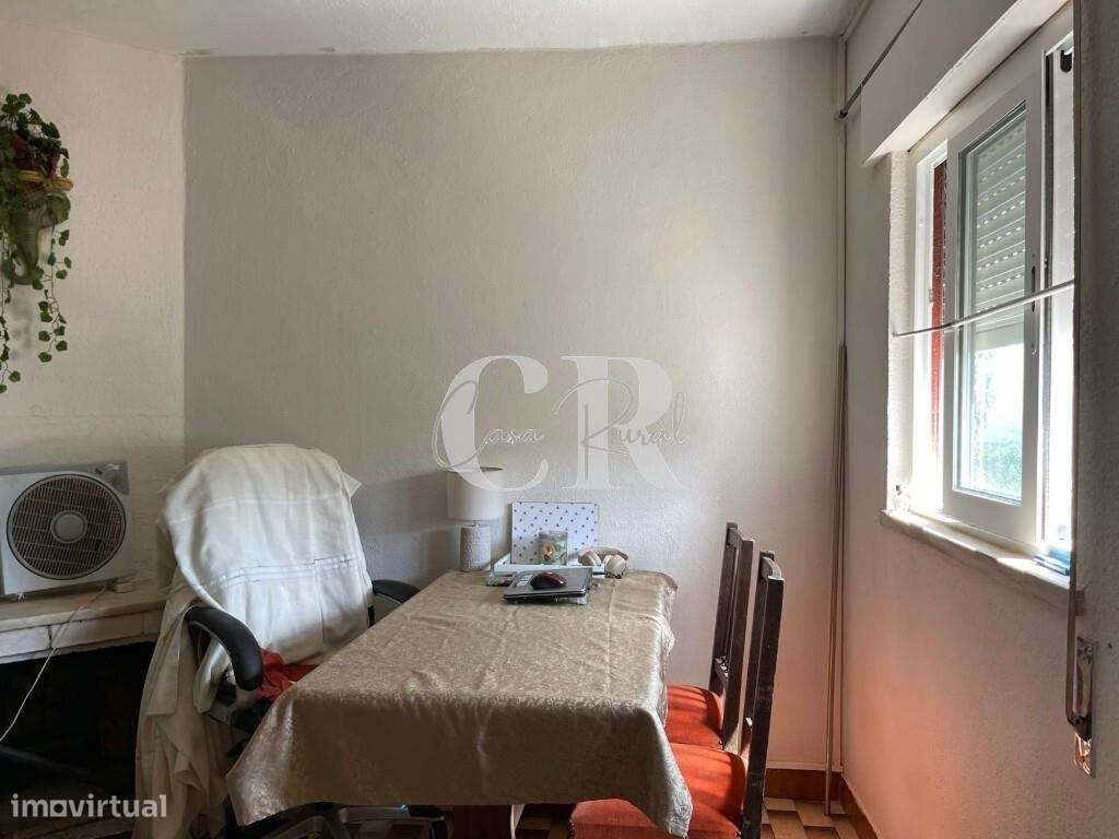 Moradia Térrea Isolada de 2 Quartos com Jardim, Anexos e Garagem, entr-14