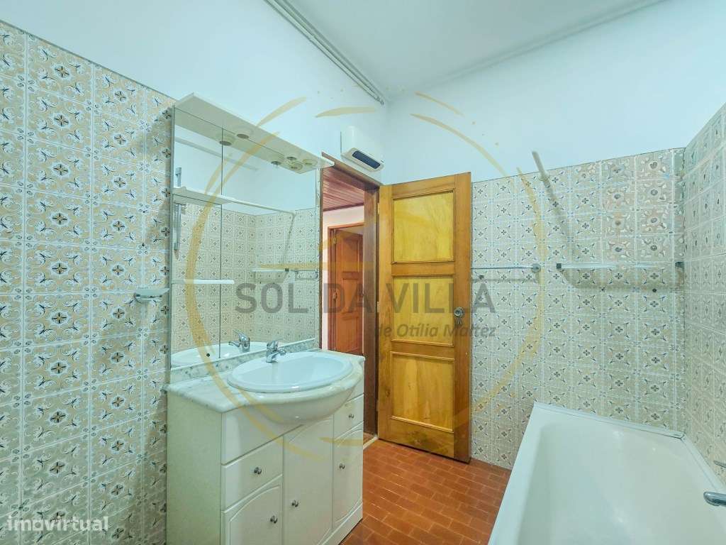 Apartamento T3 com 3 varandas - Laranjeiro, Almada - 310.000€-15