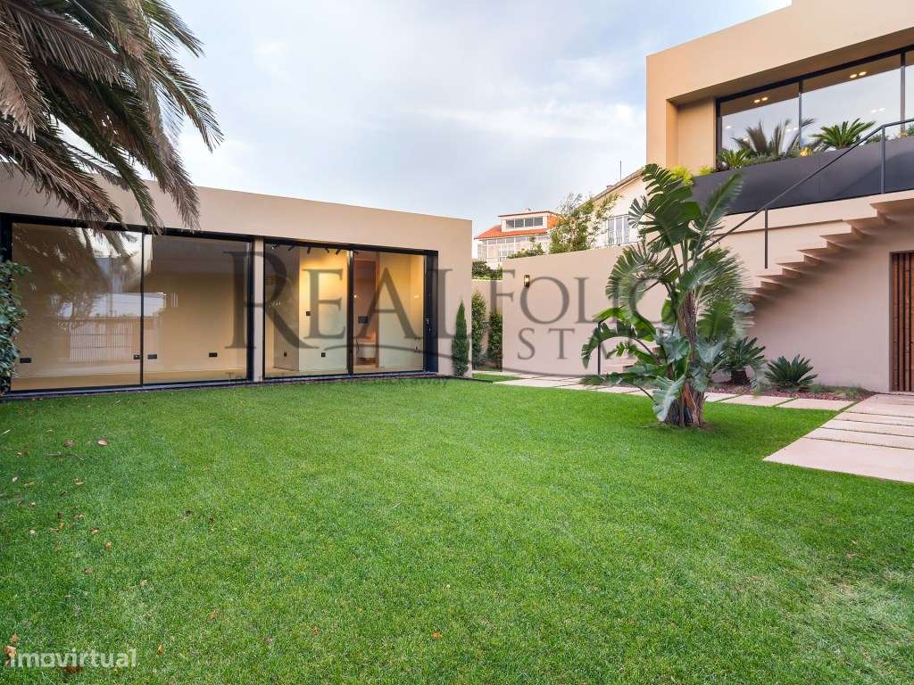 Moradia T5 com acabamentos de luxo e vista panorâmicas sobre a Baia...-19