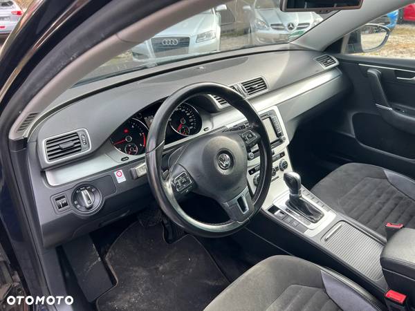 Volkswagen Passat 2.0 TDI Highline DSG - 14