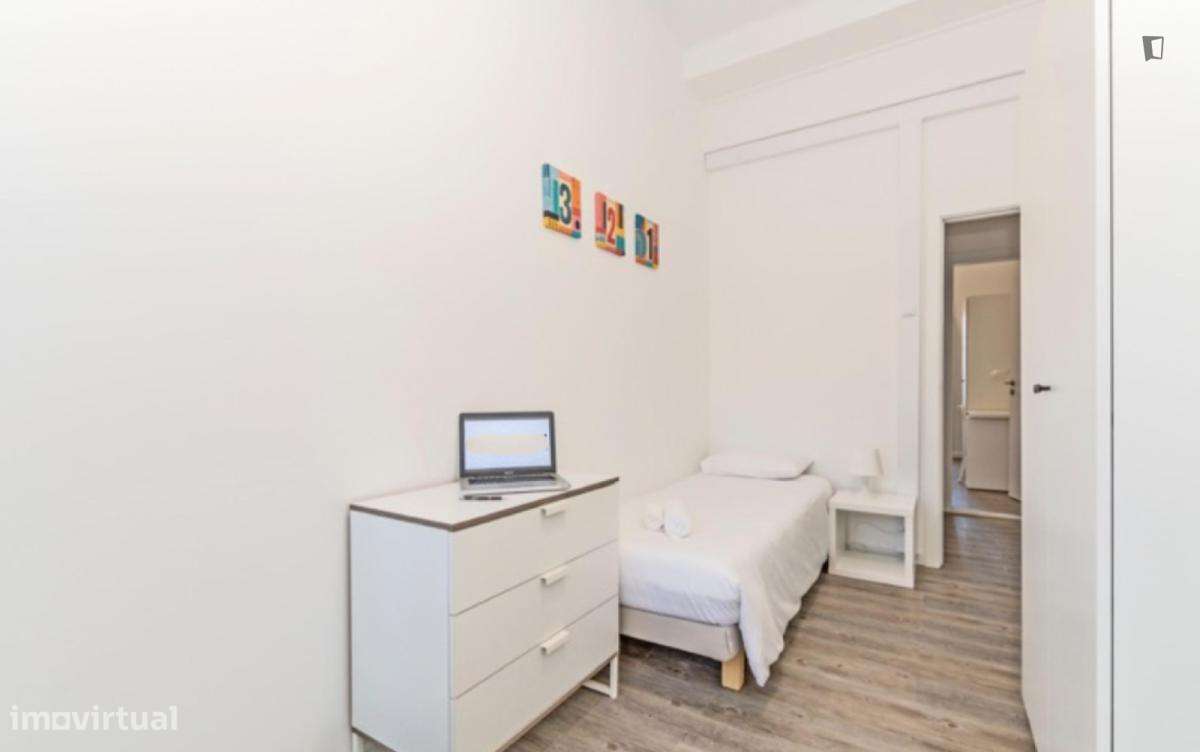 Quarto - localizado em Alameda Lisbon - Grande imagem: 5/7