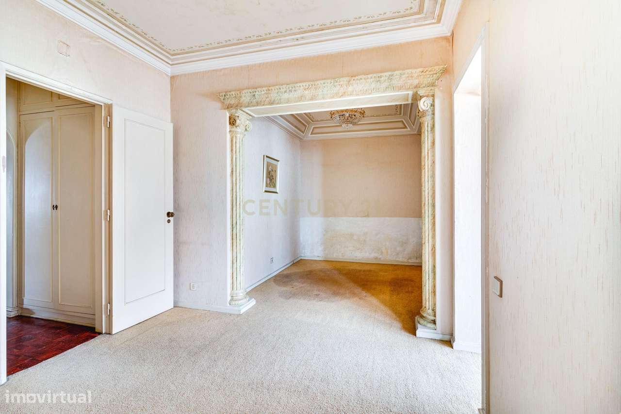 Fantástico T2 com Vista Rio em Linda-a-Velha-8