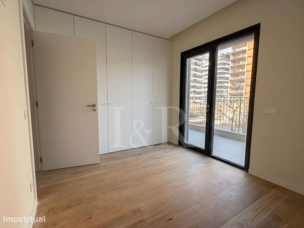 Apartamento T3 com varanda e estacionamento em Miraflores, Oeiras-17