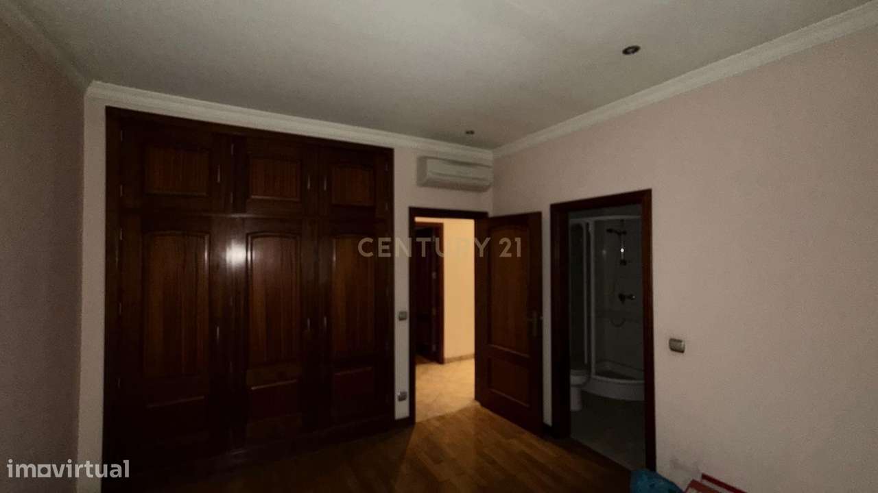 Moradia V4 Alpendorada, Várzea e Torrão – Marco de Canaveses-15