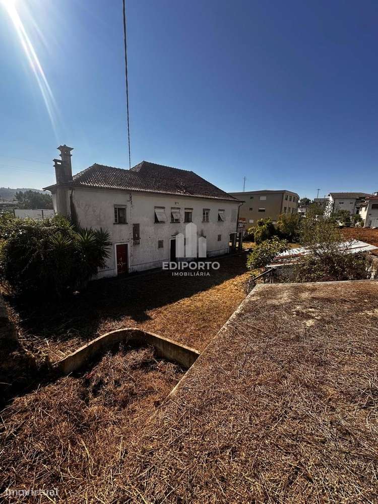 Moradia e Terreno com 3.000 m² em Lordelo- Paredes-22
