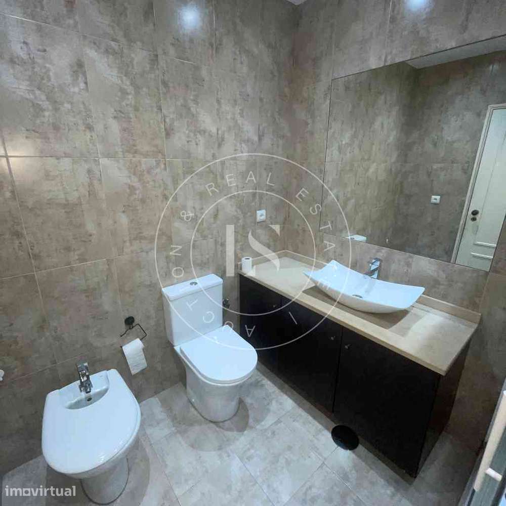 Apartamento T2 com Garagem e Arrumos | Urb. dos Altos | Cidade da Maia-17