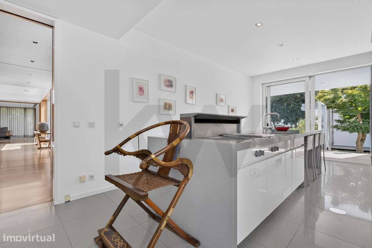 Moradia T5 de Luxo com Piscina e Lote de 2.773 m2-22