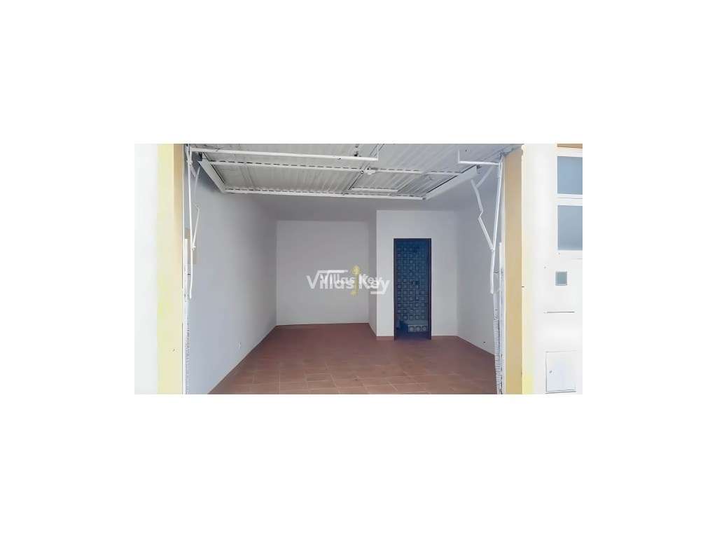Prédio com 2 garagens e 2 casas de banho em Bensafrim Lagos. - Grande imagem: 2/11