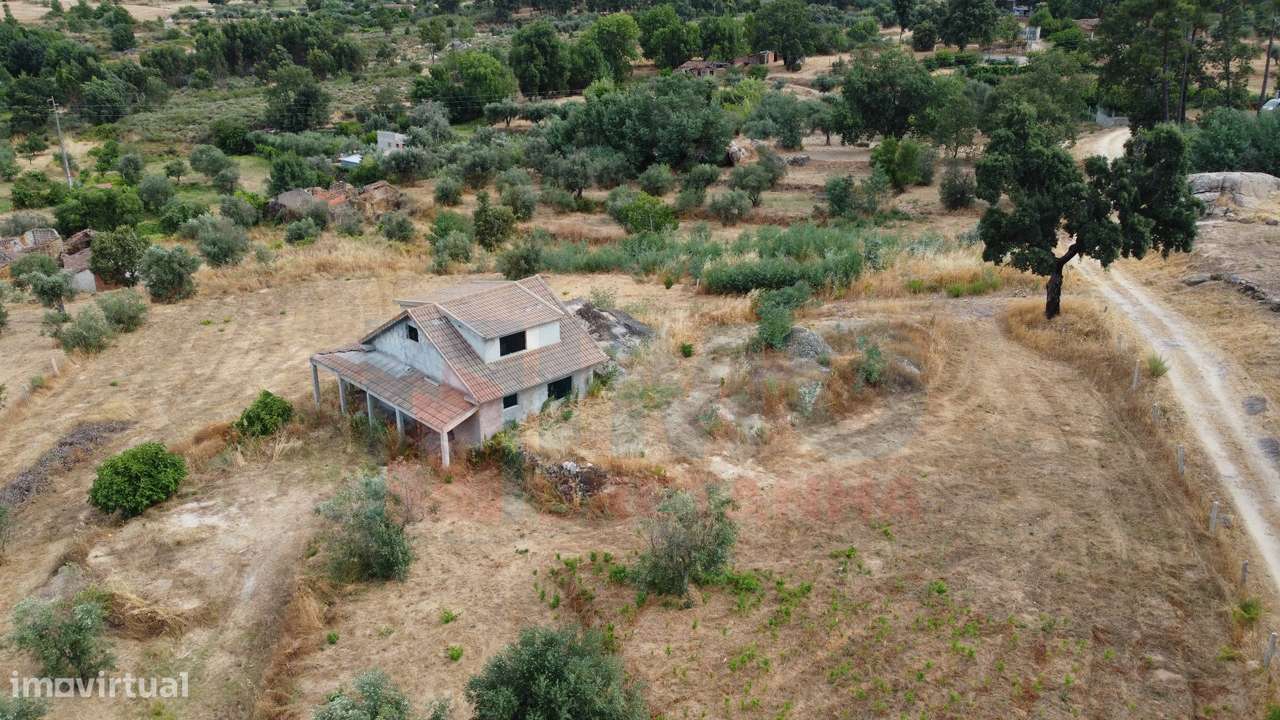 Terreno c/ Moradia p/ Terminar - Pero Viseu - Grande imagem: 2/43