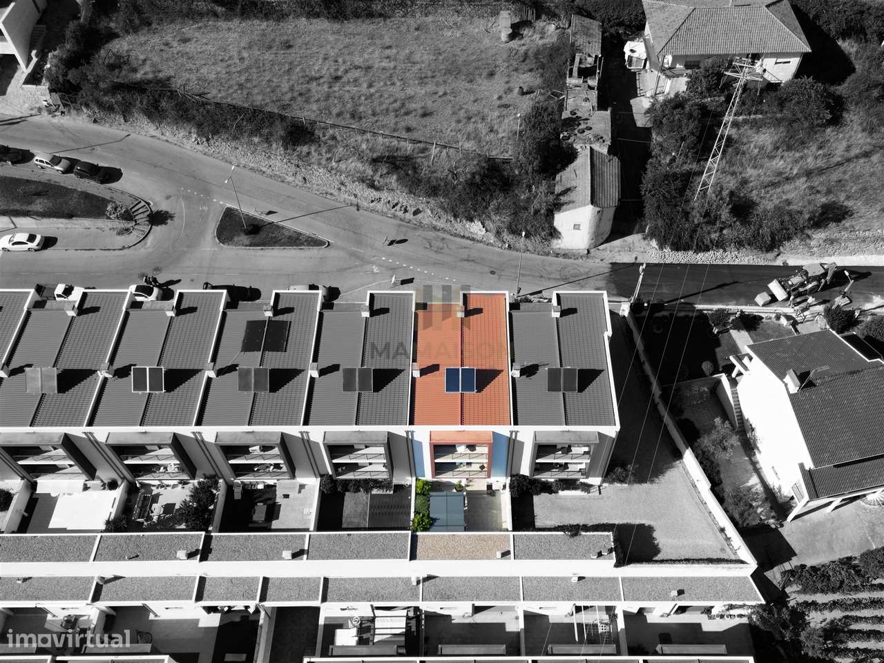 Moradia T4 de Luxo / Centro de Lamego / Jardim e Garagem-31