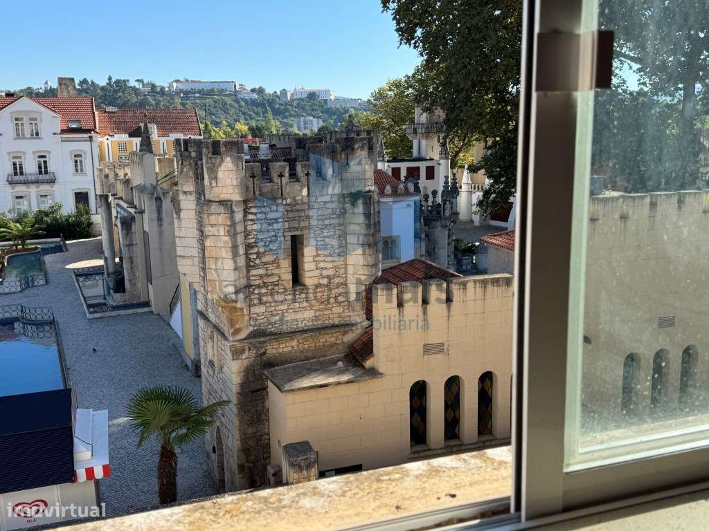 Arrenda-se apartamento T2 mobilado, junto Portugal dos Pequenitos - Grande imagem: 4/15