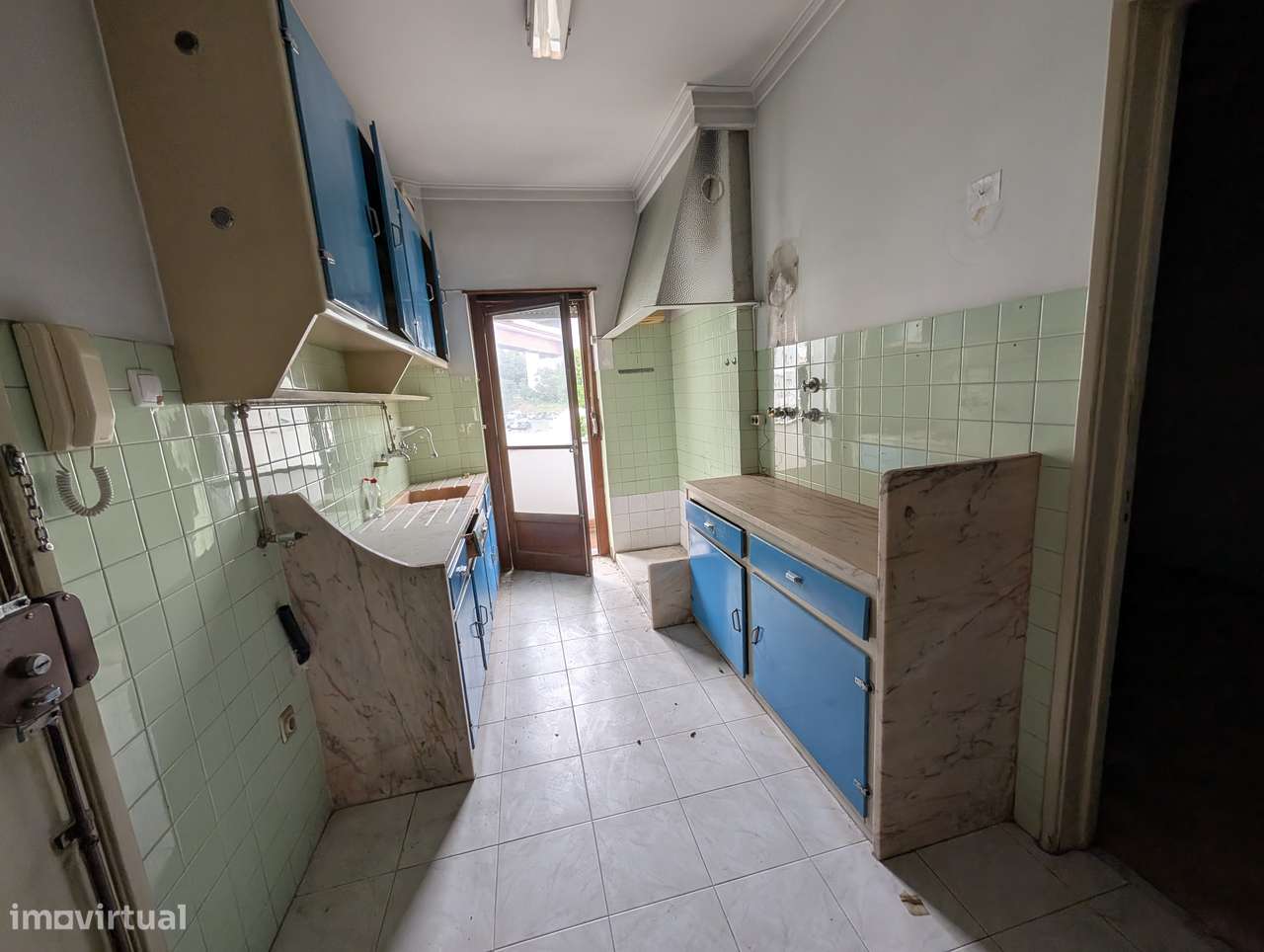 T3 Rua Lusiadas Para Remodelar-24