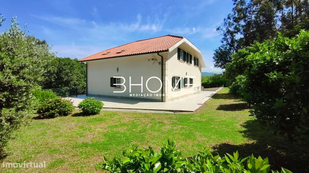 Moradia Individual na Povoa de Lanhoso - Sobradelo da Goma-9