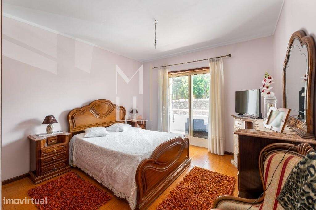 APARTAMENTO T3 COM 120M2 EM GRIJÓ-11