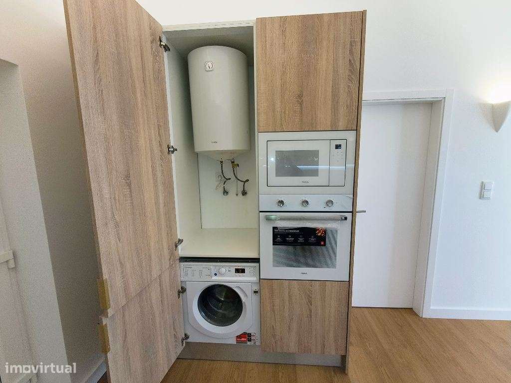 Barreiro, moradia T2 em banda totalmente remodelada para venda-4